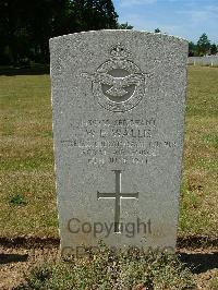 Ranville War Cemetery - Wallis, William Eric